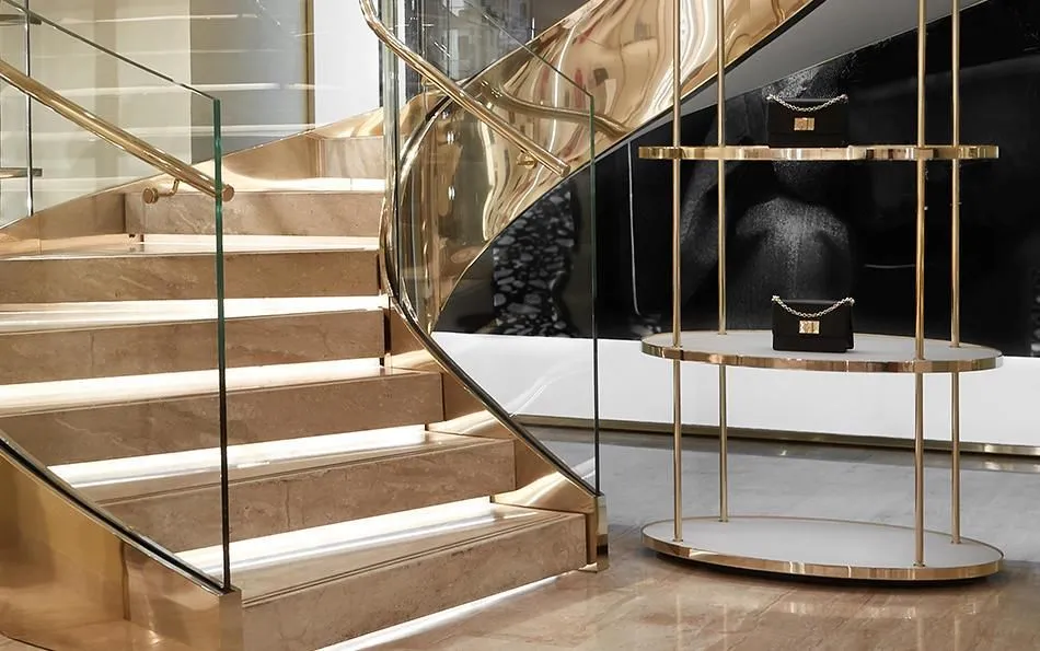 Business 6 image FURLA